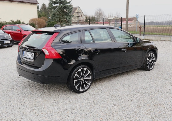 Volvo V60 cena 58500 przebieg: 184000, rok produkcji 2017 z Złotów małe 232